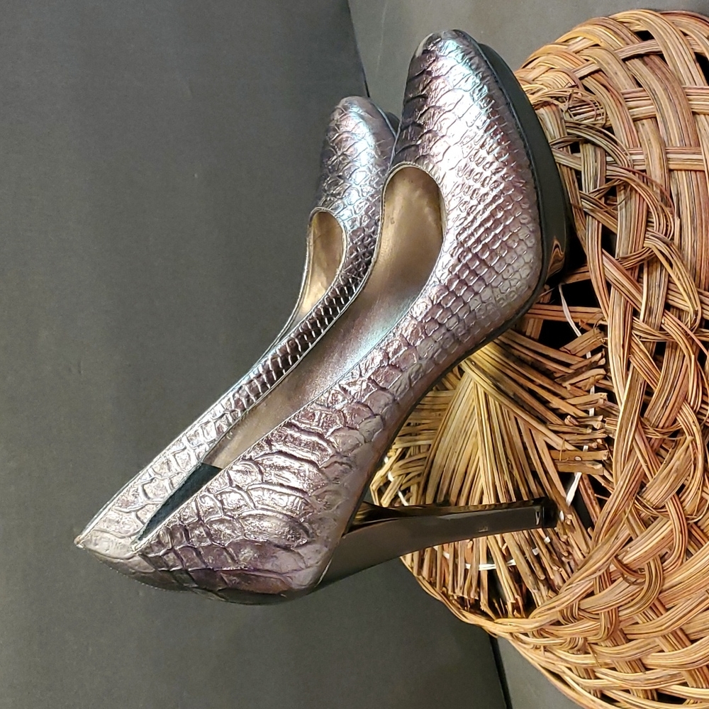 👠 Gianni Bini Silver Sequin Stiletto Heels 8.5M and 4.5 in heels